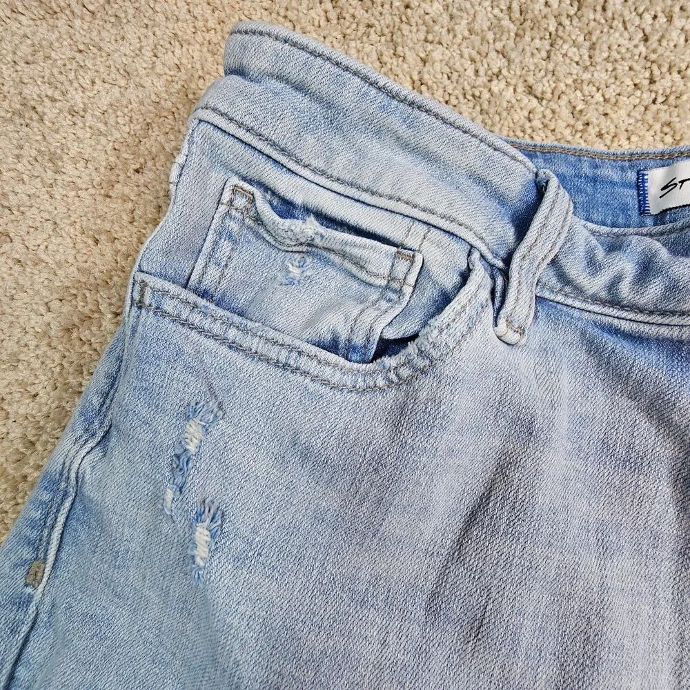 Studio Blue Light Wash Distressed Skinny Jeans Women’s Size 31 Y2K